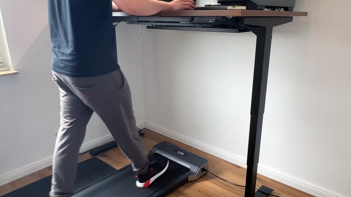 Walking Pad Without Electricity: Does It Exist? Manual Treadmills, Running Costs and Alternatives 1 Das WalkingPad Z1 im Alltagstest