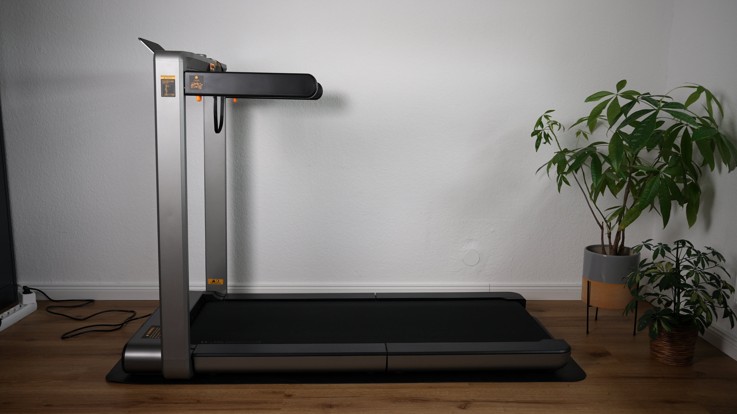 WalkingPad X214 aufgeklappt und bereit für den Test