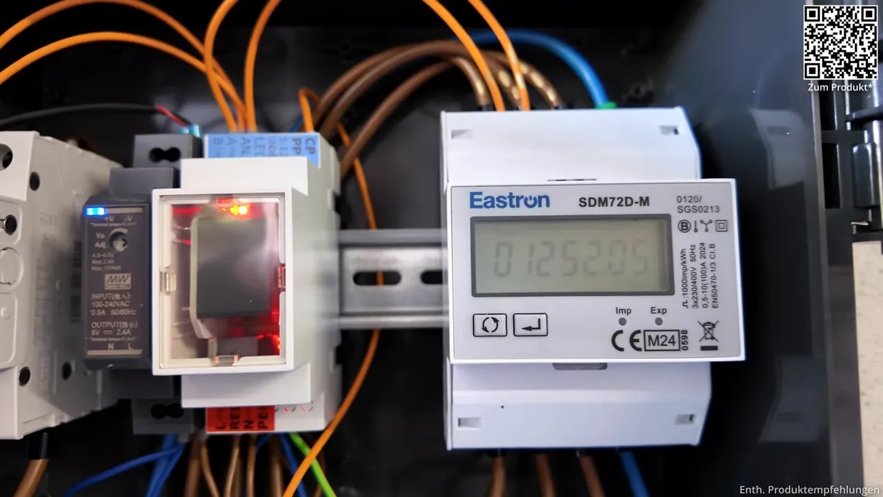 Eastron Stromzähler in der OpenWB Series2 mit deutlich sichtbarem Display