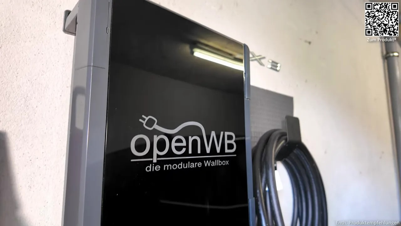 OpenWB Series2 Wallbox mit der Aufschrift openWB die modulare Wallbox