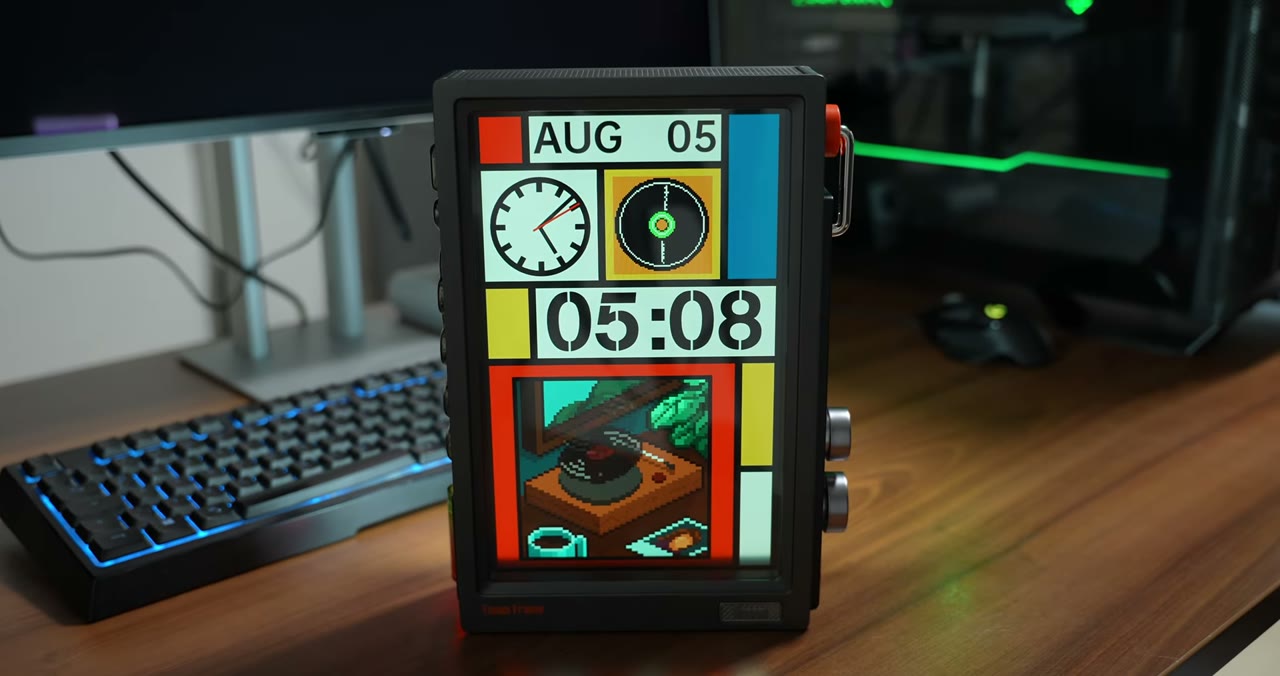 Uhr, Datum und Kacheln auf dem Divoom Times Frame
