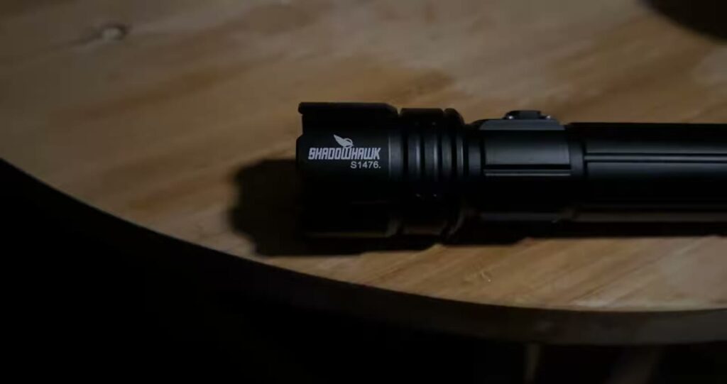 Startseite 4 Shadowhawk Taschenlampe im Test: Wie hell ist die LED-Lampe im Wald wirklich?
