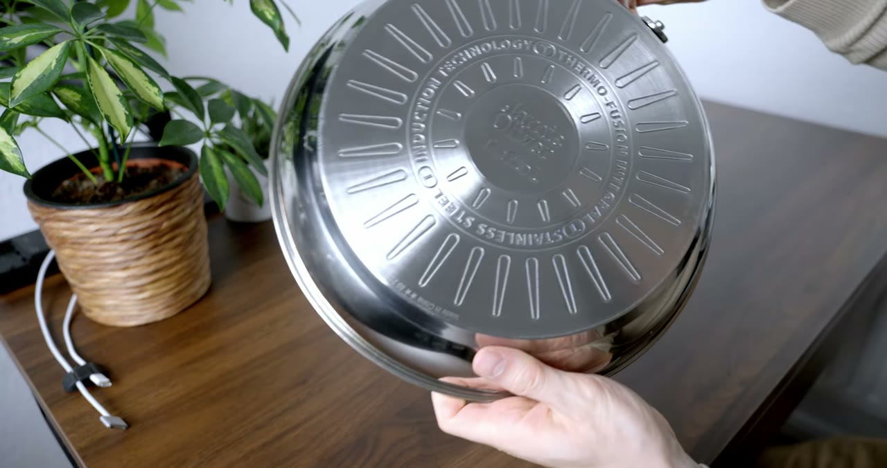 Edelstahlboden der Tefal Jamie Oliver Cook's Direct On